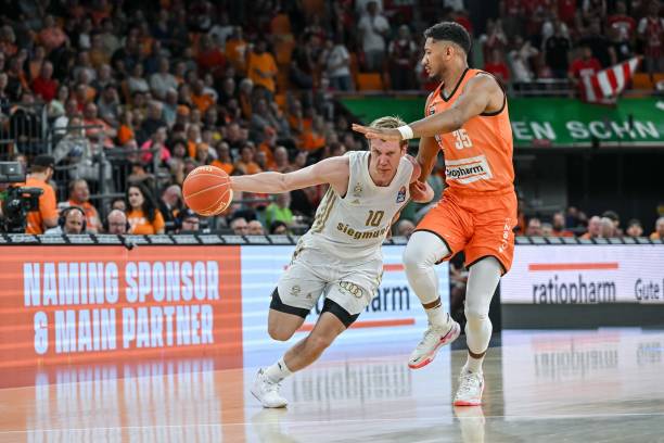 姆巴佩始终 姆巴佩始终